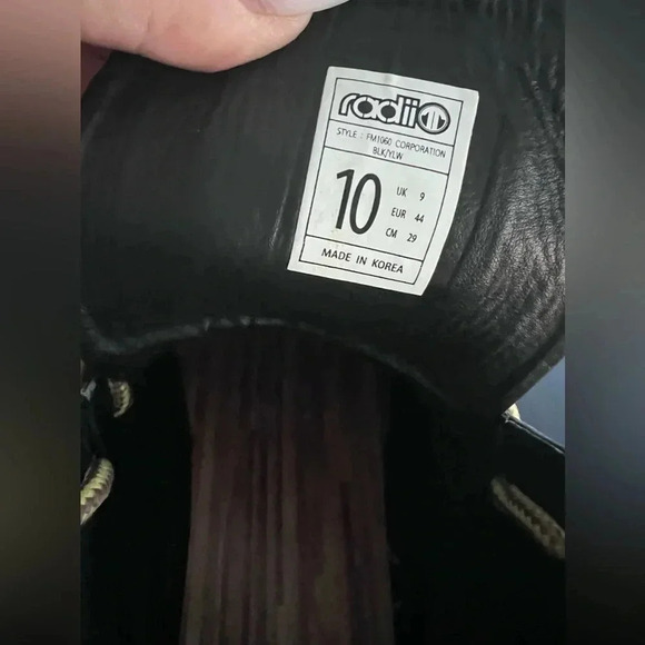 Radii | Rare Find - Mens Black/Yellow Sneakers  | Size 10 - Picture 6 of 6